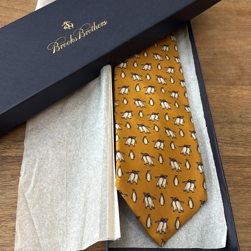 Brooks Brothers Penguins Gold 100 % Silk Tie with box